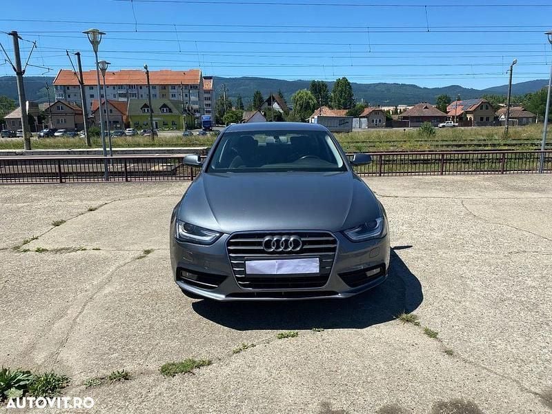 Gri Utilizat 2013 Audi A4 Berlinǎ | 9.000 EUR (Preț OK) - Imagine 1/4