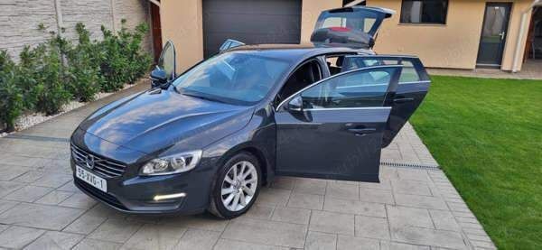 Alte culori Utilizat 2015 Volvo V60 Break | 7.950 EUR (Super Preț) - Imagine 1/4