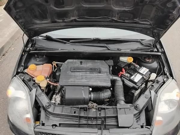 Albastru Utilizat 2003 Ford Fiesta Berlinǎ | 900 EUR (Preț OK) - Imagine 1/4