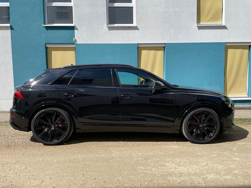 Utilizat 2024 Audi Q8 S-Line SUV | 90.172 EUR (Scump) - Imagine 1/1
