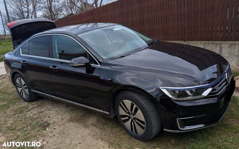 Negru Utilizat 2018 VW Passat GTE Berlinǎ | 17.990 EUR (Preț bun) - Imagine 1/4