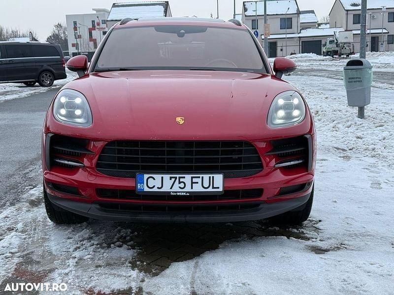 Second-hand Porsche Macan 353 CP (259 kW) 2019 Culoarerosu SUV
