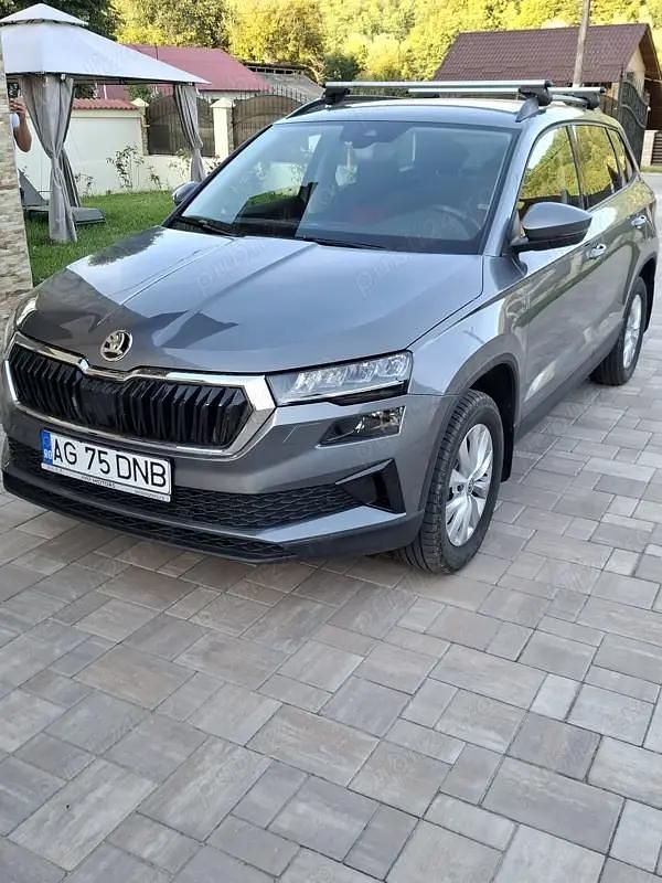 Gri Utilizat 2025 Skoda Karoq Selection SUV | 27.500 EUR (Preț OK) - Imagine 1/4