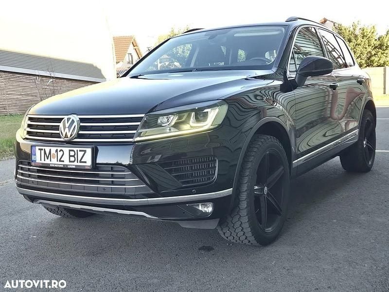 Culoarenegru Utilizat 2017 VW Touareg Mountain SUV | 15.999 EUR - Imagine 1/4