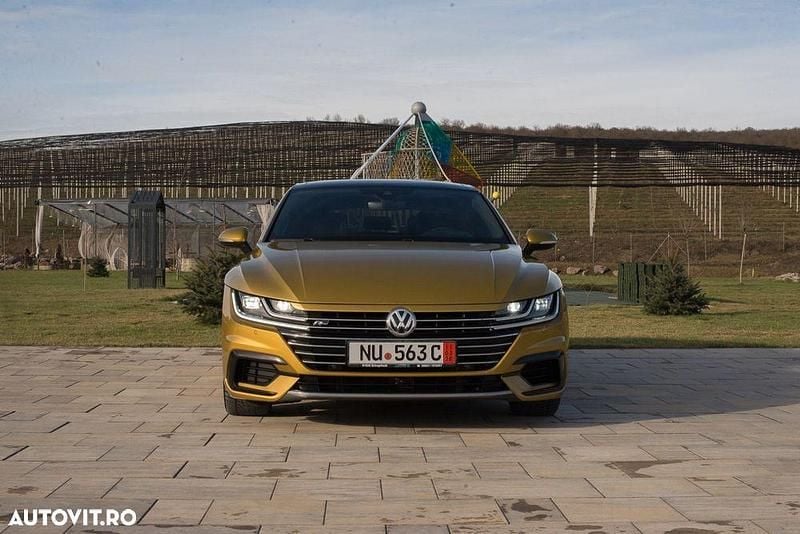 Second-hand VW Arteon R-line 240 CP (176 kW) 2017 Culoaregalbeuriu Hatchback