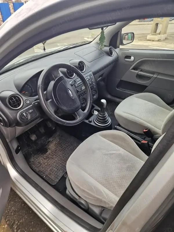 Second-hand Ford Fiesta 56 CP (41 kW) 2004 Hatchback