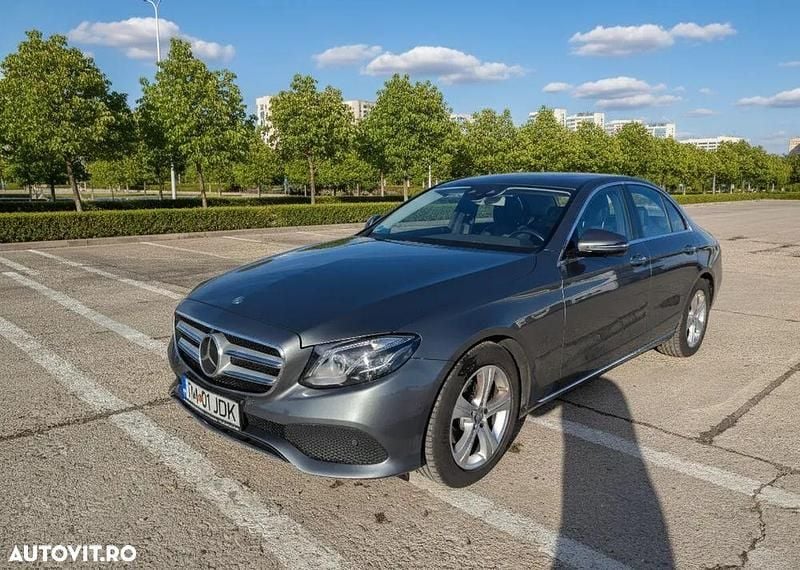 Culoaregri Utilizat 2017 Mercedes E220 Avantgarde Berlinǎ | 25.400 EUR (Puțin scump) - Imagine 1/4