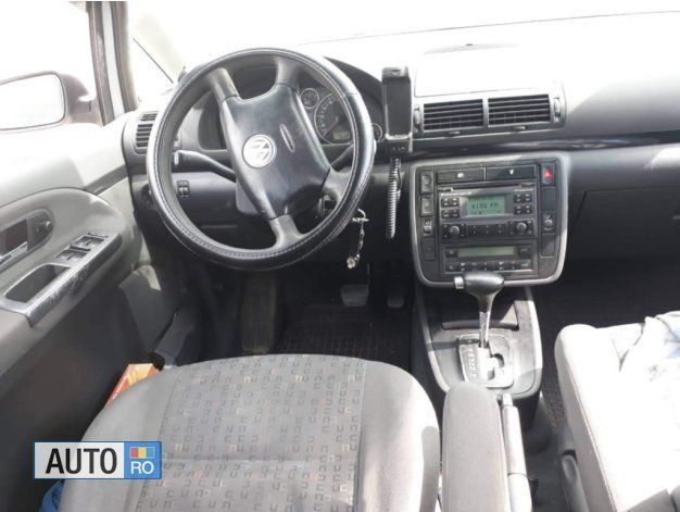 Gri Utilizat 2003 VW Sharan Monovolum | 3.100 EUR - Imagine 1/4