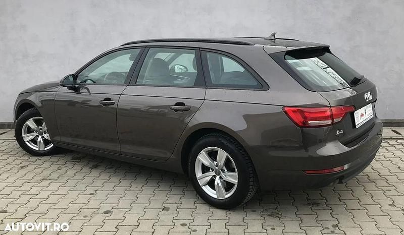 Second-hand Audi A4 Attraction 150 CP (110 kW) 2017 Culoaremaro Break