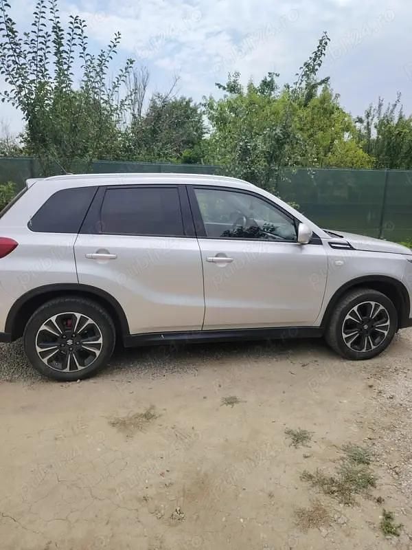 Second-hand Suzuki Vitara 120 CP (88 kW) 2019 Argintiu SUV