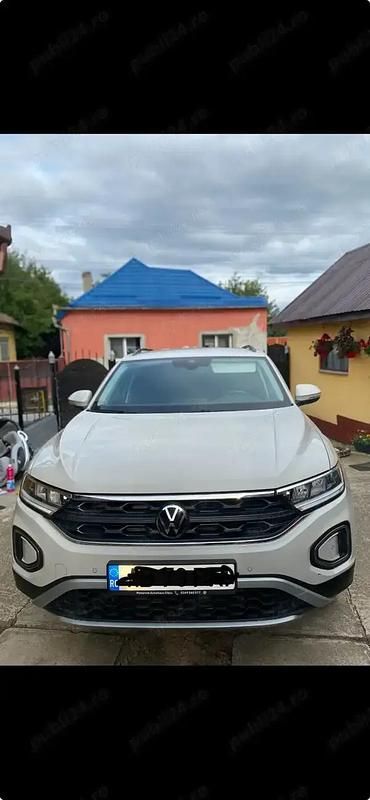 Gri Utilizat 2023 VW T-Roc Life SUV | 25.000 EUR - Imagine 1/4