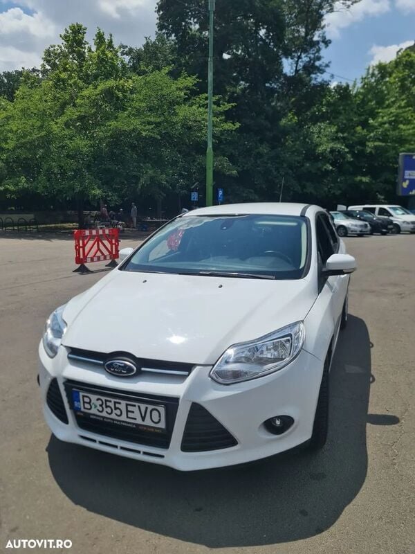 Alb Utilizat 2014 Ford Focus Break | 4.900 EUR (Preț bun) - Imagine 1/4