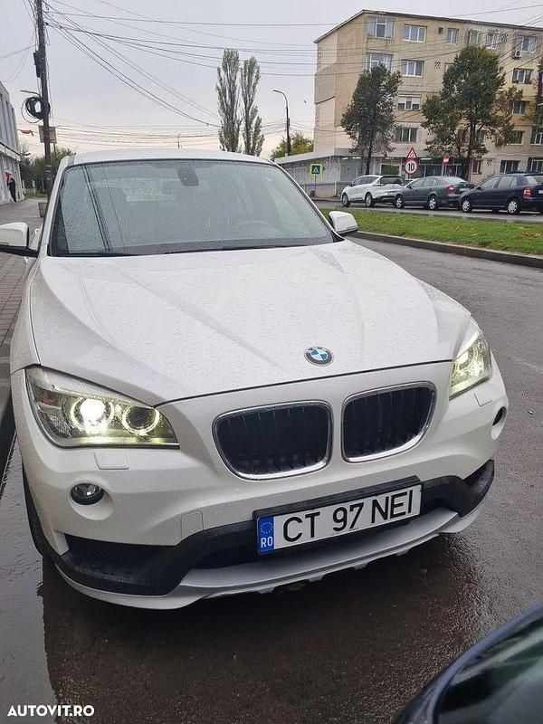 Second-hand BMW X1 184 CP (135 kW) 2015 Culoarealb SUV