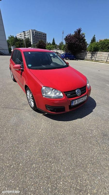 Culoarerosu Utilizat 2007 VW Golf V GT Hatchback | 3.200 EUR (Preț OK) - Imagine 1/4