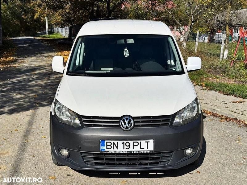 Second-hand VW Caddy Comfortline 102 CP (75 kW) 2012 Culoarealb Monovolum