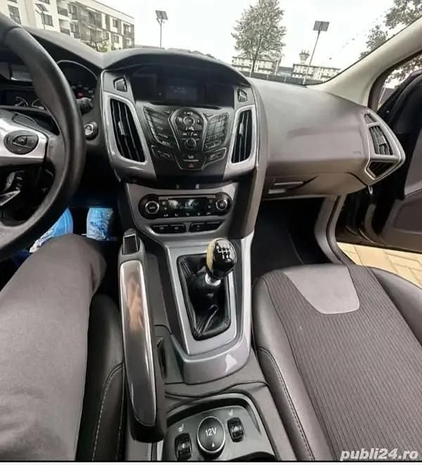 Second-hand Ford Focus 115 CP (84 kW) 2012 Negru Hatchback