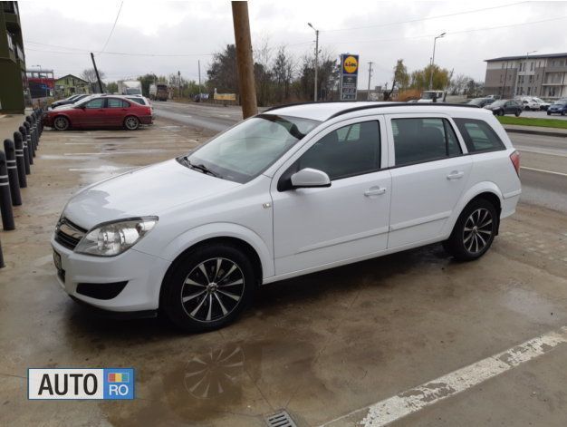 Alb Utilizat 2009 Opel Astra Break | 4.200 EUR (Scump) - Imagine 1/4