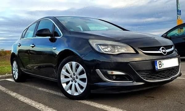 Negru Utilizat 2013 Opel Astra Cosmo Hatchback | 5.350 EUR (Preț OK) - Imagine 1/4