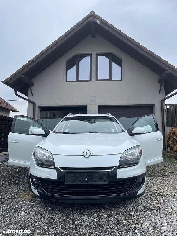 Culoarealb Second-hand 2013 Renault Mégane GrandTour Break | 4.250 EUR (Preț OK) - Imagine 1/4