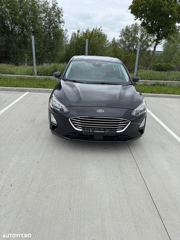 Second-hand Ford Focus Trend 100 CP (73 kW) 2020 Negru Hatchback