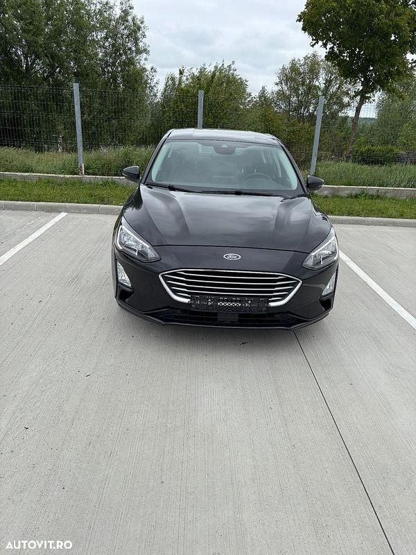 Negru Utilizat 2020 Ford Focus Trend Hatchback | 9.300 EUR (Preț OK) - Imagine 1/4
