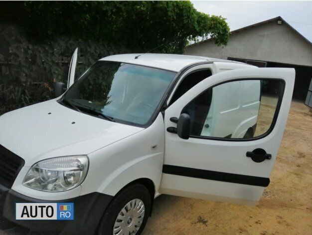 Alb Utilizat 2007 Fiat Doblò Monovolum | 4.000 EUR (Scump) - Imagine 1/4