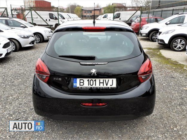 Second-hand Peugeot 208 82 CP (60 kW) 2019 Negru Hatchback
