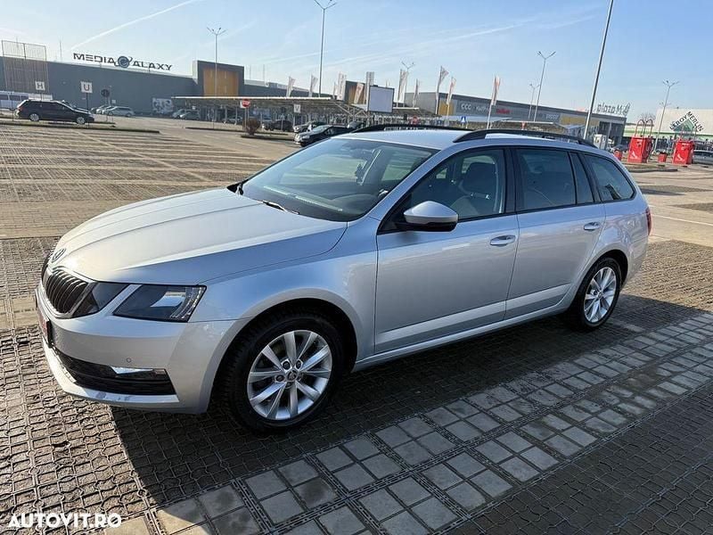 Second-hand Skoda Octavia 149 CP (109 kW) 2020 Culoareargint Break