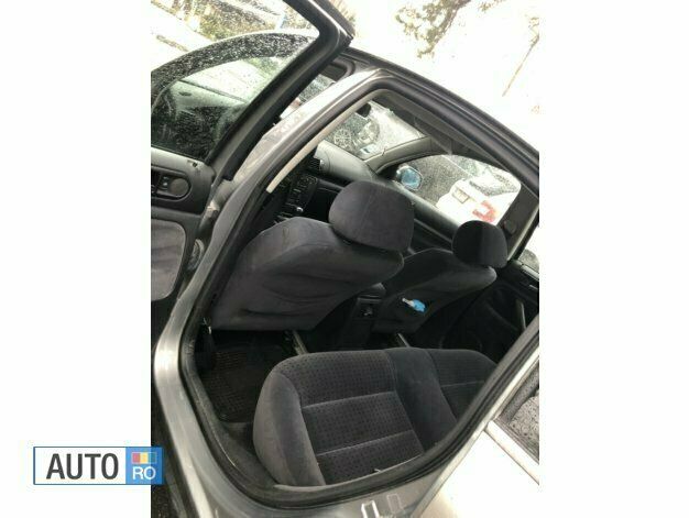 Second-hand VW Passat 131 CP (96 kW) 2001 Gri Berlinǎ