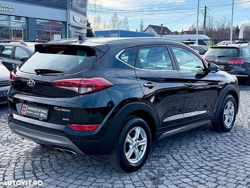 Second-hand Hyundai Tucson Premium 185 CP (136 kW) 2015 Culoarenegru SUV