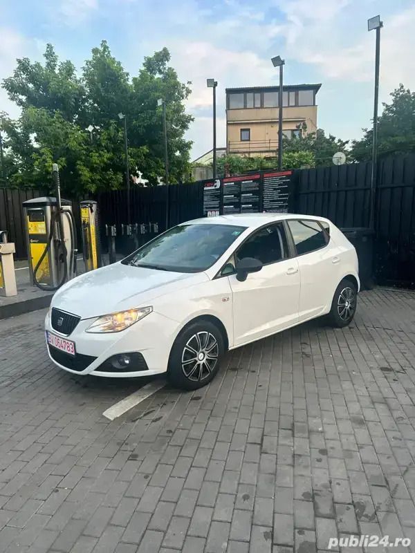 Alb Utilizat 2009 Seat Ibiza Hatchback | 2.999 EUR (Preț OK) - Imagine 1/4
