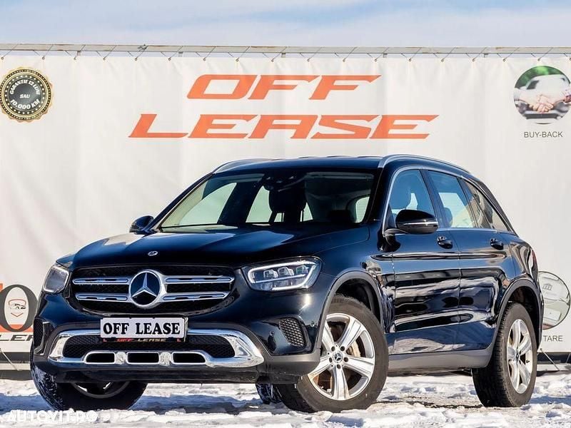 Culoarenegru Utilizat 2021 Mercedes GLC300e SUV | 34.999 EUR (Super Preț) - Imagine 1/4