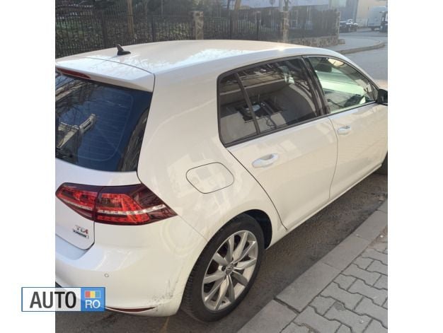 Alb Utilizat 2015 VW Golf VII Hatchback | 9.800 EUR (Preț OK) - Imagine 1/4