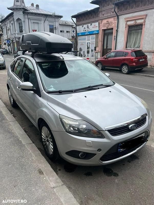 Culoaregri Utilizat 2009 Ford Focus Titanium Hatchback | 2.150 EUR (Preț bun) - Imagine 1/4