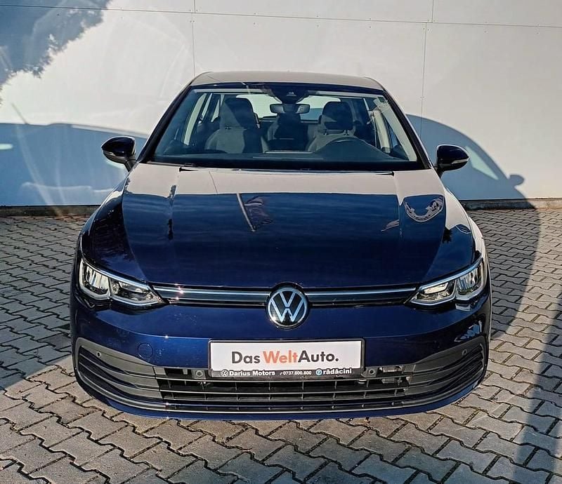 Albastru mediu normal Utilizat 2023 VW Golf VIII Life | 20.900 EUR (Super Preț) - Imagine 1/4