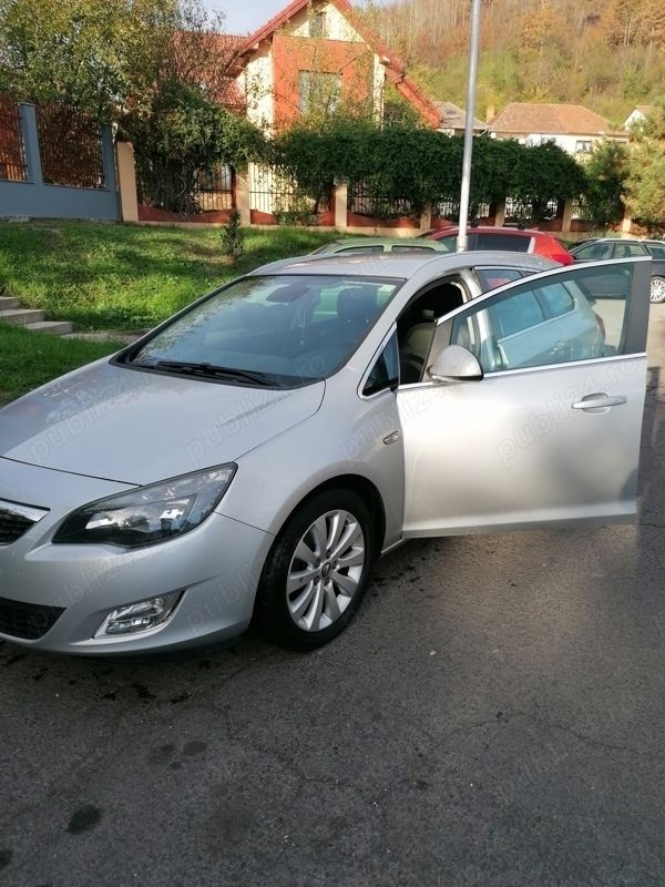 Second-hand Opel Astra 125 CP (91 kW) 2012 Break