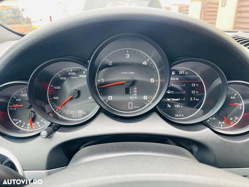 Second-hand Porsche Cayenne 245 CP (180 kW) 2014 Culoarenegru SUV