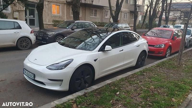 Culoarealb Utilizat 2021 Tesla Model 3 Berlinǎ | 27.400 EUR (Preț bun) - Imagine 1/4