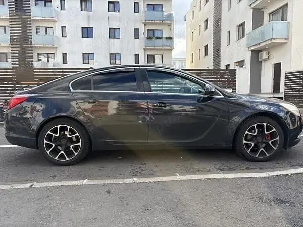 Utilizat 2011 Opel Insignia Hatchback | 2.199 EUR (Super Preț) - Imagine 1/4