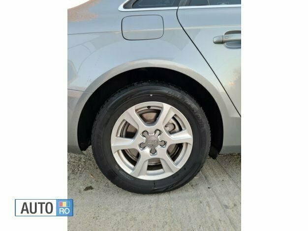 Second-hand Audi A4 120 CP (88 kW) 2010 Gri Berlinǎ