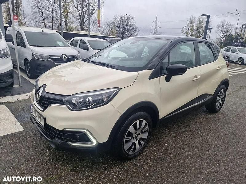 Second-hand Renault Captur Zen 110 CP (80 kW) 2017 Culoarebej SUV