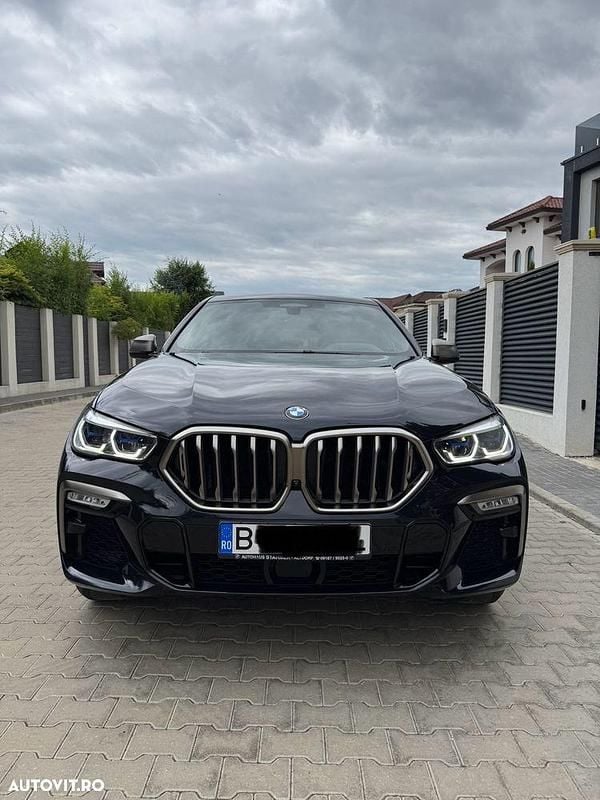 Culoarealbastru Utilizat 2019 BMW X6 M Comfort Edition SUV | 61.999 EUR (Preț OK) - Imagine 1/4
