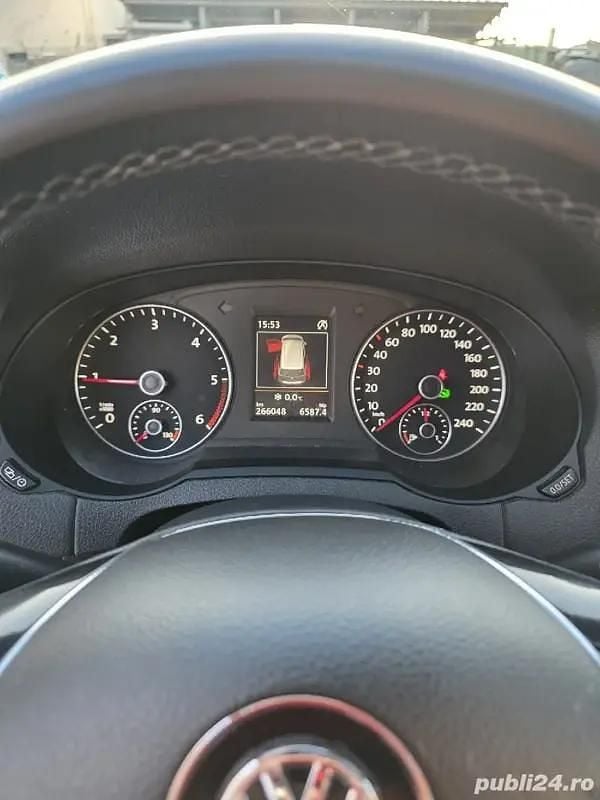 Second-hand VW Sharan 184 CP (135 kW) 2016 Argintiu Monovolum