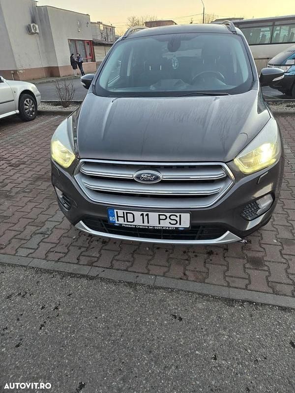 Culoaregri Utilizat 2019 Ford Kuga Trend SUV | 12.750 EUR (Preț bun) - Imagine 1/4