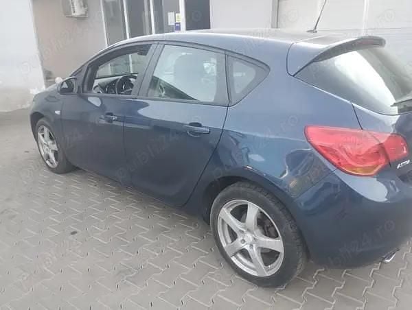 Second-hand Opel Astra 140 CP (102 kW) 2010 Hatchback