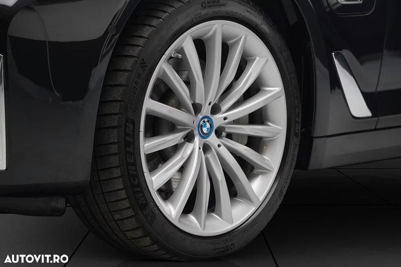 Second-hand BMW 530e Luxury Line 292 CP (214 kW) 2022 Culoarenegru Berlinǎ