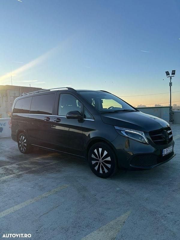 Culoaregri Utilizat 2021 Mercedes V250 Monovolum | 51.900 EUR (Preț OK) - Imagine 1/4
