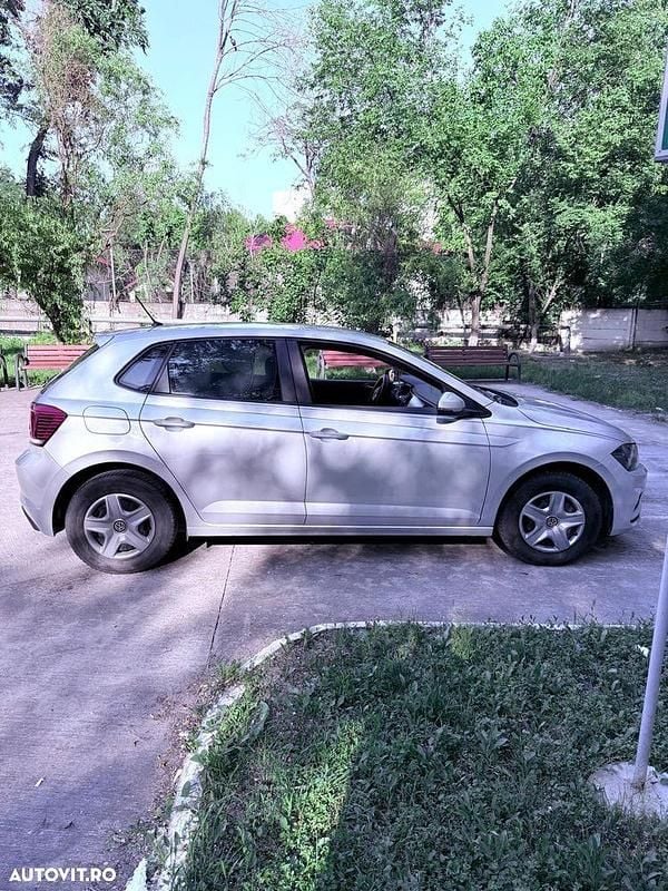 Second-hand VW Polo Comfortline 95 CP (69 kW) 2018 Culoareargint Hatchback