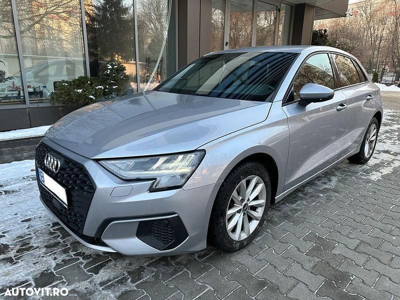 Second-hand Audi A3 Advanced 116 CP (85 kW) 2021 Culoareargint Hatchback