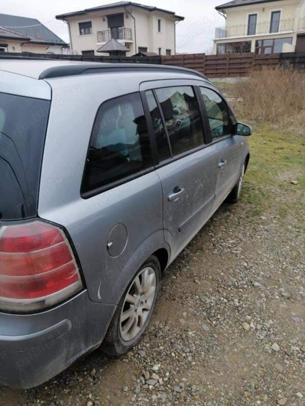 Utilizat 2006 Opel Zafira Monovolum | 2.000 EUR (Preț OK) - Imagine 1/4